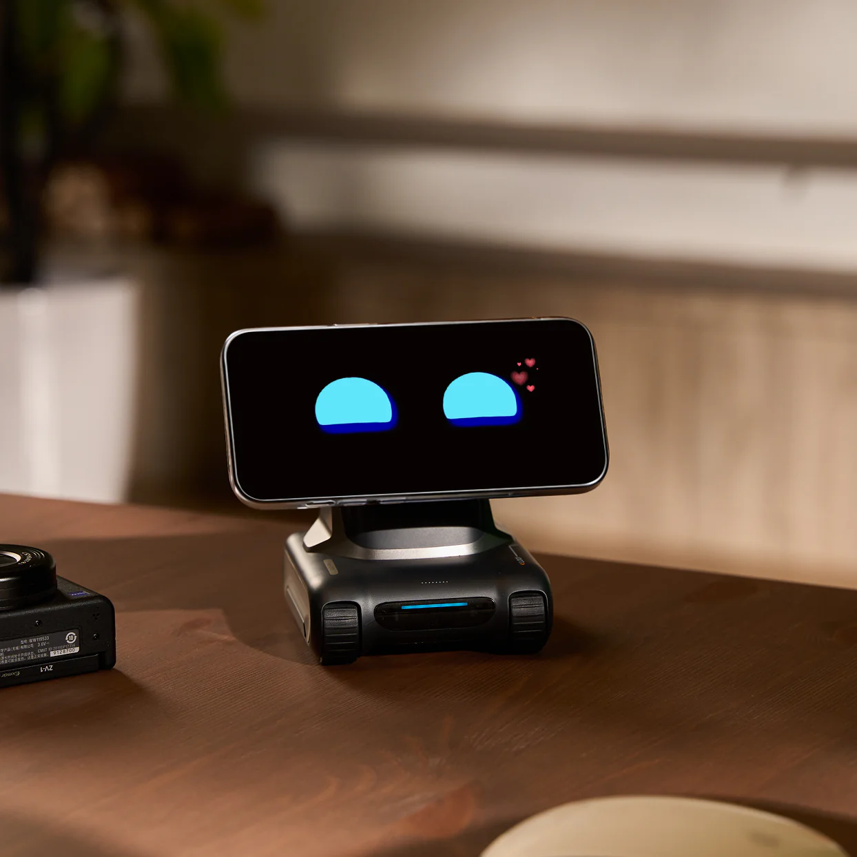LOOI Robot - Image 3